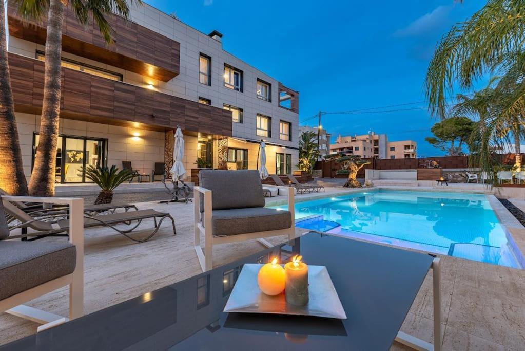 Lusso E Relax Con Piscina A 2 Minuti Dal Mare Lejlighed Miami Playa Eksteriør billede