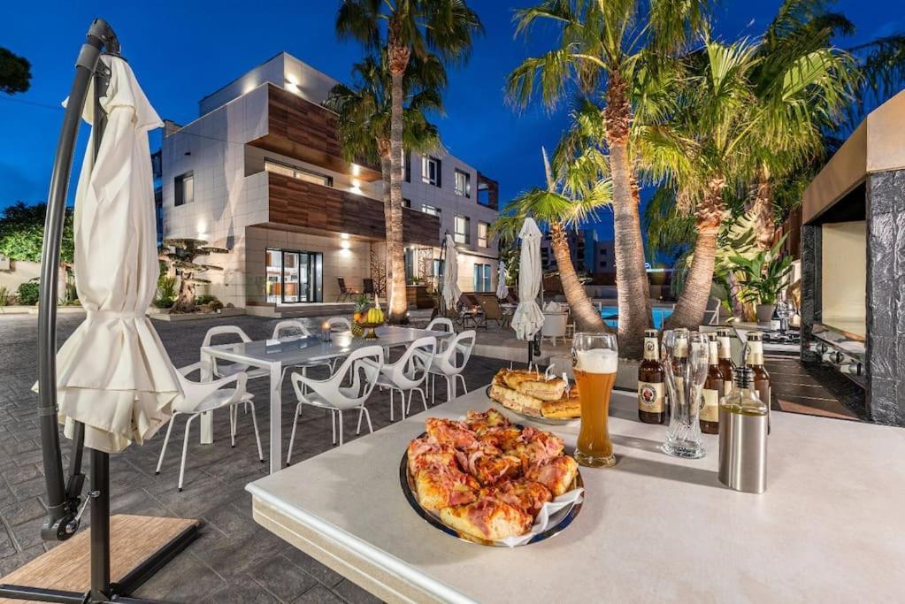 Lusso E Relax Con Piscina A 2 Minuti Dal Mare Lejlighed Miami Playa Eksteriør billede